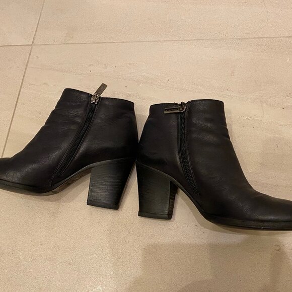 Aquatalia waterproof blk leather booties 6.5 - Picture 6 of 7